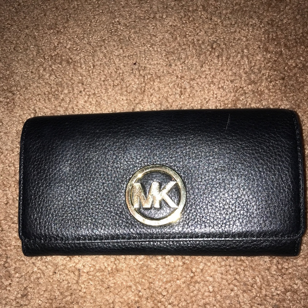 Micheal Kors wallet - Picture 1 of 4